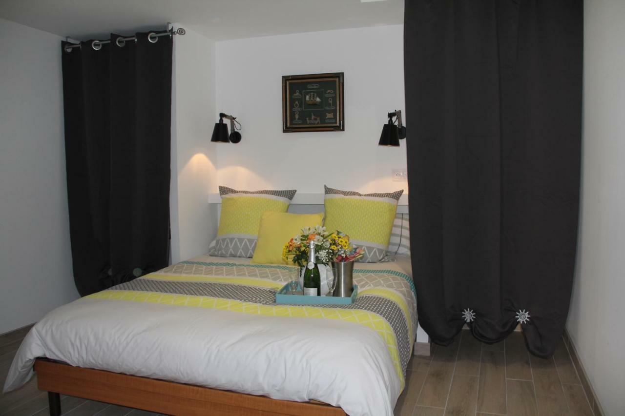 Le Clos Du Square - Climatise Rochefort  Exterior photo